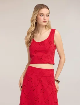 Top de mujer crop de bordado inglés ajuste entallado cierre con cremallera - Motivi - FashionsVida