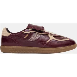 Zapatillas de mujer en charol con lengüeta larga