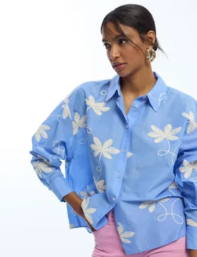 Camisa de muer de algodón con bordado de flores - Lola Casademunt - FashionsVida