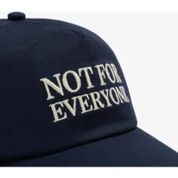 Gorra de algodón ajustable con bordado frontal
