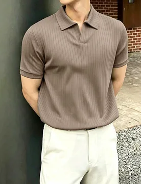 Camisa polo de cuello en V acanalada de unicolor casual y de oficina para hombres, minimalista y versátil, para verano - Shein - FashionsVida