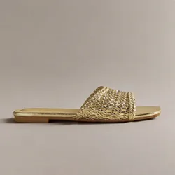 Sandalias planas cómodas y de moda para mujer