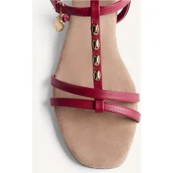 Sandalias de tiras de mujer planas de piel con abalorios y detalle de tachas