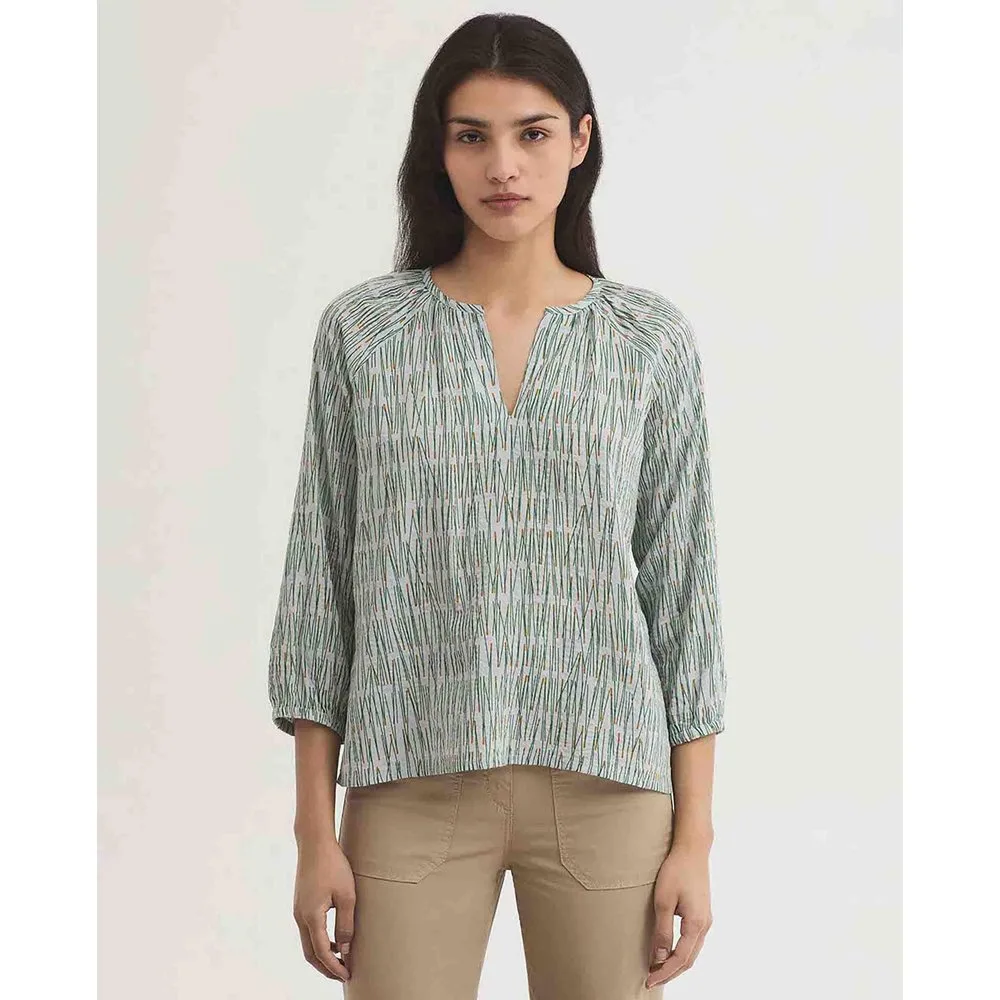 Blusa de mujer estampada con escote de pico - Nice Things - FashionsVida