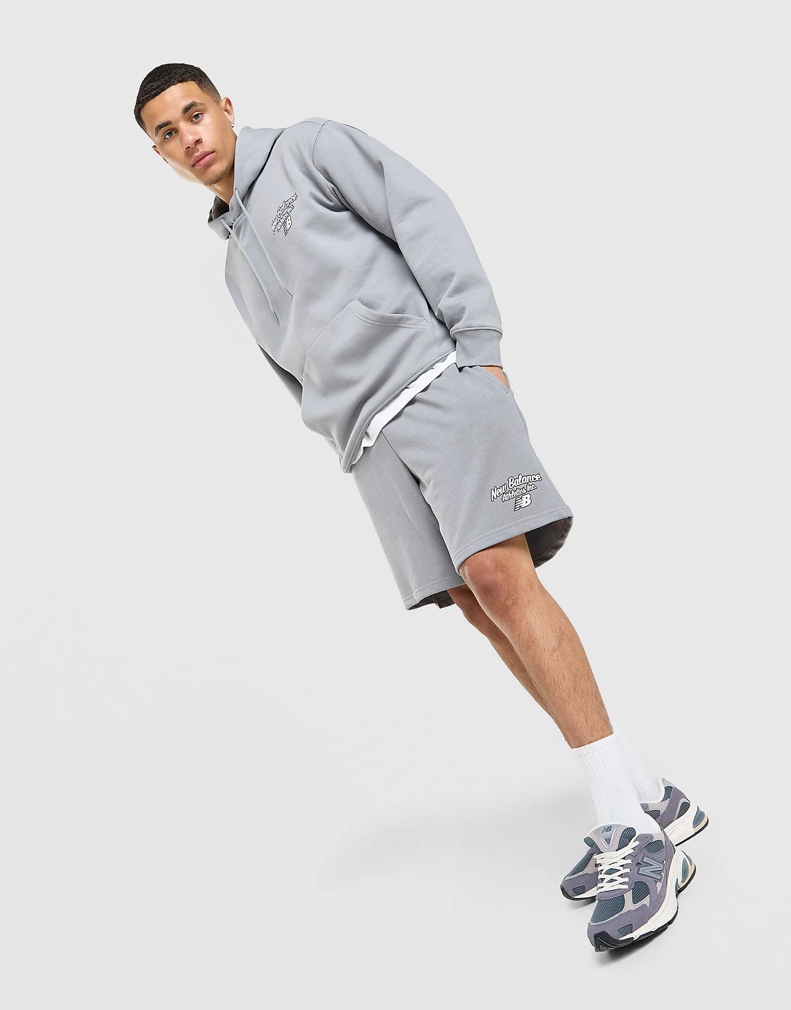 Bubble Script Shorts - Herren, Grau - male - Size: L - New Balance - FashionsVida
