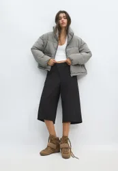Gesteppte Crop-Jacke mit Karomuster und Stehkragen Beige XS