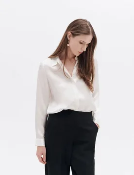 Camisa de mujer 100% seda con botones solapados - Caroll - FashionsVida