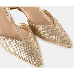 Zapatos de salón de mujer confeccionados en napa trenzada