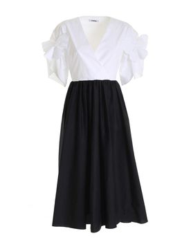 Abito con patch farfalla e nero
