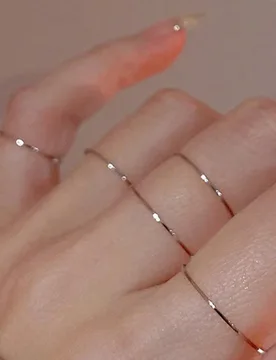 Set de 5 anillos apilables simples y lisos de acero inoxidable, anillos circulares minimalistas y conjuntos para mujeres - Shein - FashionsVida