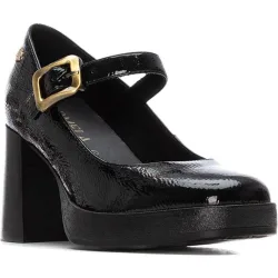 Zapato de mujer con hebilla