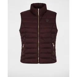 Acolchado de mujer con cuello alto