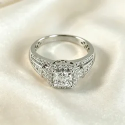 Silver ring, handcrafted, with a 3-carat moissanite as the main stone, accompanied by a certificate, and customizable