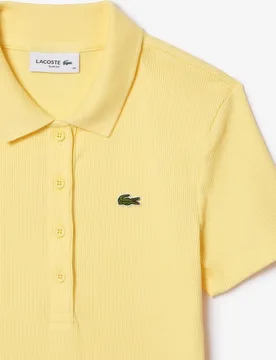 Polo de mujer de corte ajustado de canalé de algodón de manga corta - Lacoste - FashionsVida