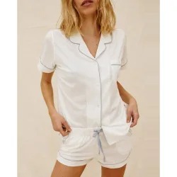 Pijama de mujer con camisa abotonada con short