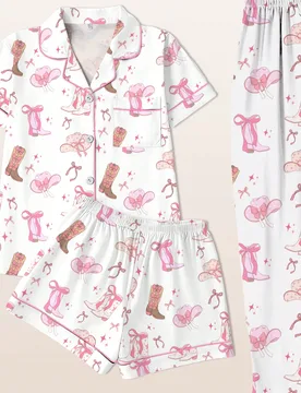 Conjunto de pijama de 3 piezas para mujer con top de manga corta, shorts y cárdigan, con estampado de sombrero de vaquera, botas y gráfico en todo e - Shein - FashionsVida