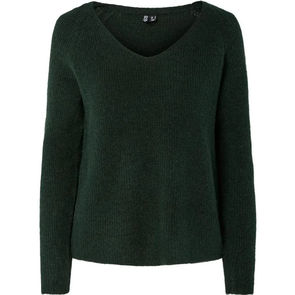 Jersey de mujer con cuello de pico - Pieces - FashionsVida