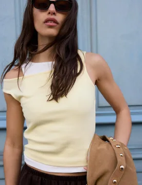 Doppellagen-T-Shirt Pastellgelb XS - Stradivarius - FashionsVida