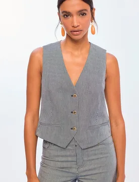 Chaleco de mujer a rayas con cierre de botones - Lola Casademunt - FashionsVida