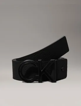 Cinturón Hombre de piel con hebilla de monograma - Calvin Klein - FashionsVida