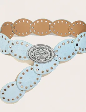Pieza Cinturón azul claro para mujer, Cinturón bohemio, Cinturón con remaches plateados y ojales patchwork, Cinturón de ante vintage, Cinturón we - Shein - FashionsVida