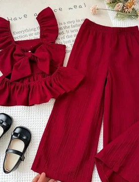 Conjunto de top de manga corta y pantalones cortos en color rojo, adecuado para niños pequeños en primavera, verano y otoño. Top con diseño de laz - Shein - FashionsVida
