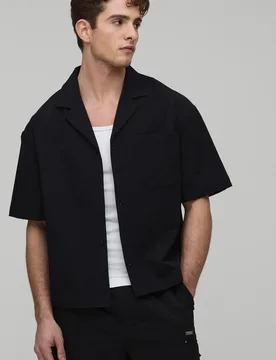 Men's Oversized Revere Technical Stretch Short Sleeve Shirt Black Size X-Small Black XS - boohooMAN - FashionsVida