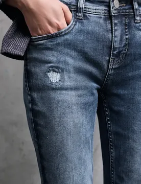 Street One Jeans mit Destroyed Details female