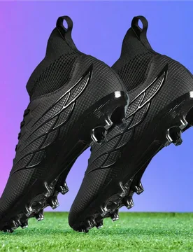 Nuevos tacos de fútbol para hombre, transpirables, diseño asimétrico, tacos largos AG, botas de fútbol de caña alta para hombre & mujer - Shein - FashionsVida