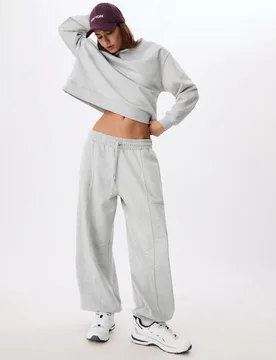 Basic Sweatshirt mit Off-Shoulder Grau Melange L - Stradivarius - FashionsVida