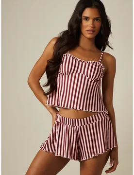 Conjunto de pijama de camisola y shorts de satén a rayas con volantes, tirantes ajustables y escote de corazón, ropa de dormir - Shein - FashionsVida
