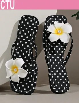 Sandalias tipo chanclas planas para mujer con lunares, punta cuadrada, diseño de plumeria y perla, para verano, playa y vacaciones - Shein - FashionsVida