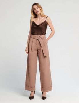Pantaloni con cintura - beige
