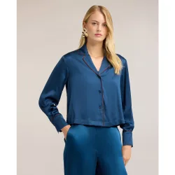 Camisa de mujer corta de satén con perfiles en contraste ajuste regular cierre frontal con botones a la vista