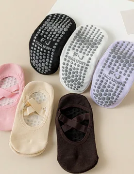 Pares de calcetines de yoga y pilates para mujer con correas, calcetines de yoga antideslizantes de silicona, agarre profesional para deportes, adecua - Shein - FashionsVida