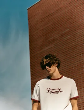 Grande Squadra Short Sleeve T-Shirt (Size: ) - Pull&bear - FashionsVida