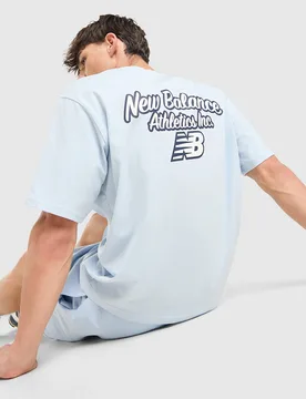 Mens Script Back Graphic T-Shirt - Blu, blu blu Uomo taglia XL - New Balance - FashionsVida