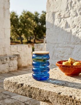 Tazza in vetro con coperchio e cannuccia - blu