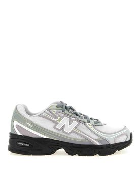 New Balance 740 scneaker