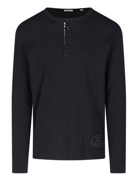 Burberry T-shirt logo