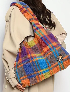 Bolso De Compras De Invierno Para Mujer Con Bloques De Color Simples Y Piel De Cordero, Una Bolsa De Mano Con Gran Capacidad Y De Moda - Shein - FashionsVida