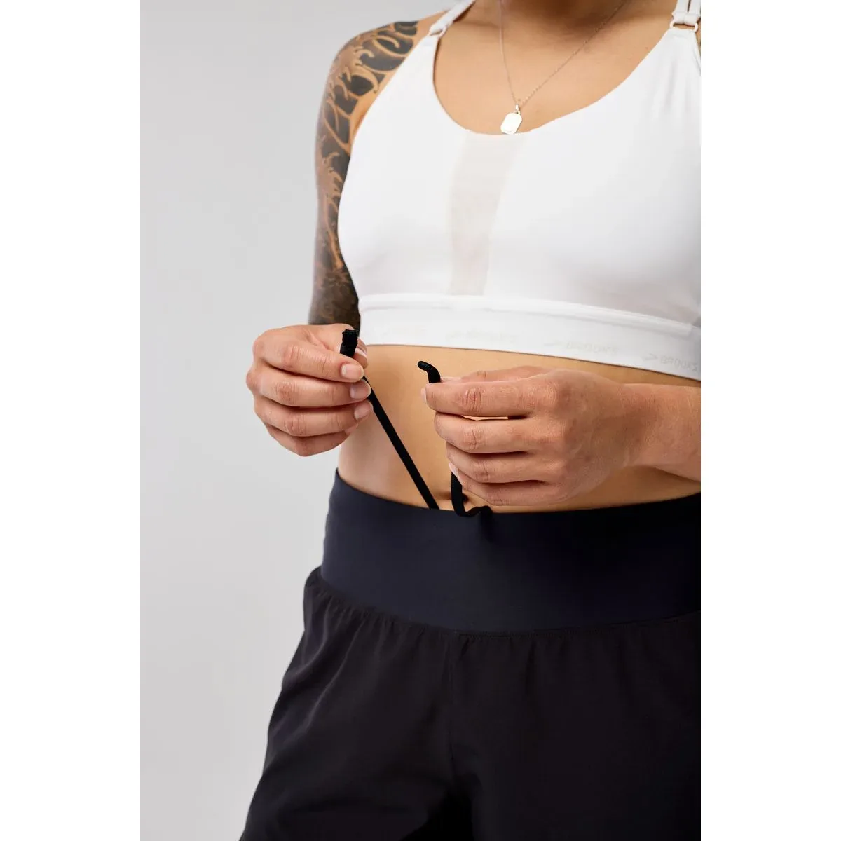 Chaser 5" Short 2.0 Damen Shorts, schwarz M - Brooks - FashionsVida
