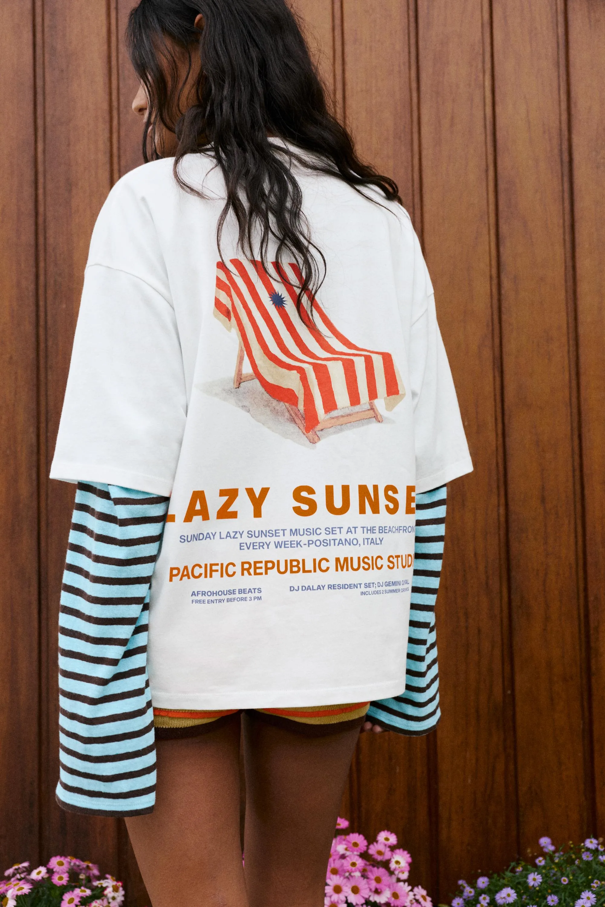 Hammock Graphic T-Shirt (Size: ) - Pull&bear - FashionsVida