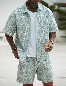 Conjunto de camisa de manga corta con botones y estampado total y pantalones cortos con cordón en la cintura para hombre, de estilo casual - Shein - FashionsVida
