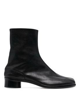 Stivali in pelle con tacco basso e logo