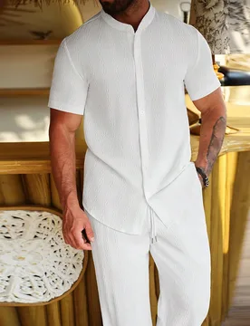 Conjunto de 2 piezas para hombre: Camisa de manga corta de unicolor con textura emparejada con pantalones rectos de cintura con cordón, ropa de hombr - Shein - FashionsVida