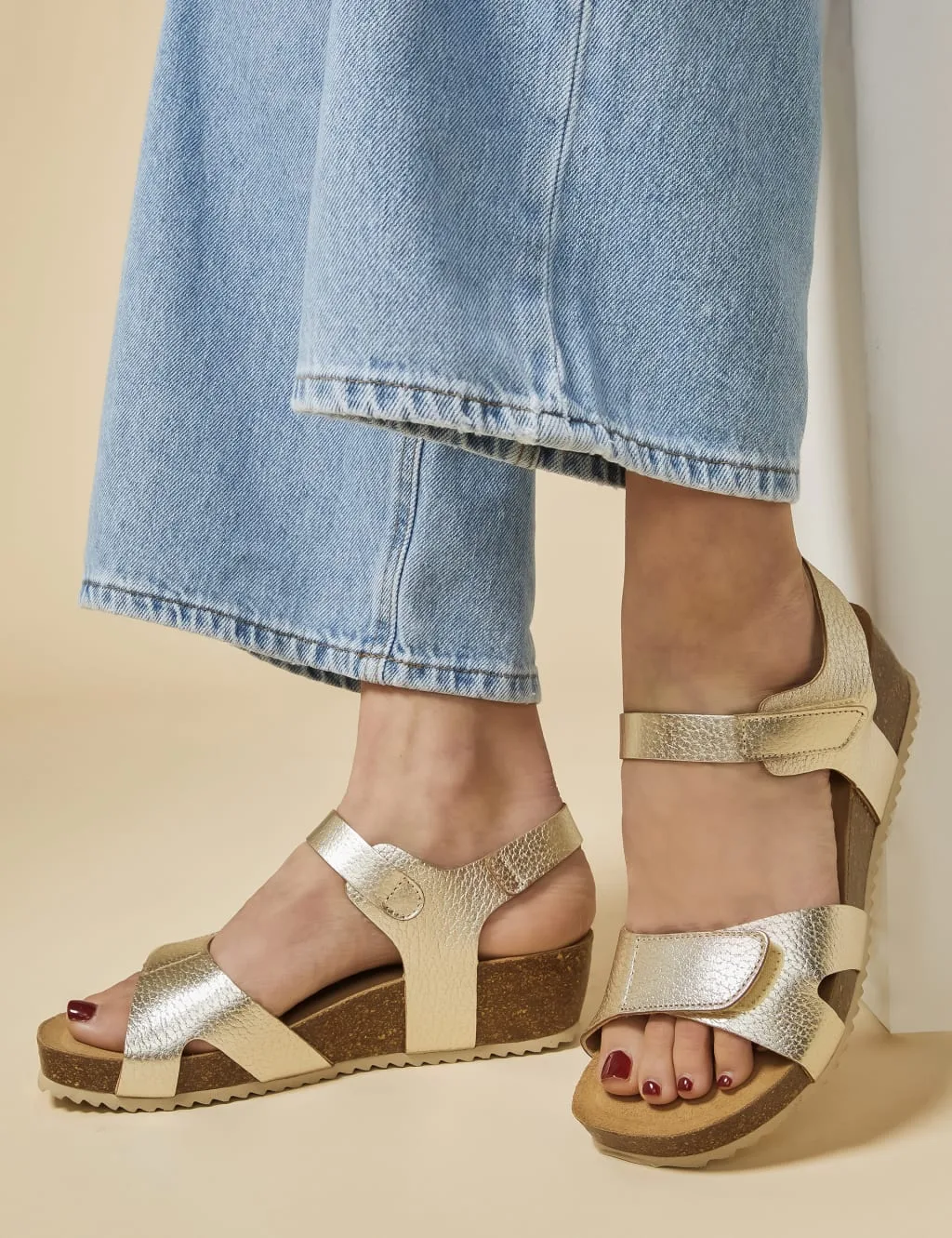 Leather Ankle Strap Flatform Sandals Gold female - Jones Bootmaker - FashionsVida