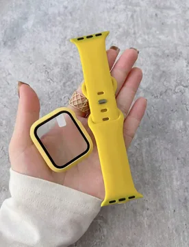 Set de banda y estuche 2 en 1, correa deportiva de silicona suave y cómoda de color amarillo, protector de pantalla de vidrio templado ultrafino, com - Shein - FashionsVida