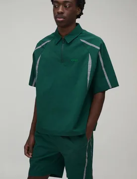 Herren Übergroßes Kastenförmiges Nylon-Polohemd Mit Reflektierenden Einsätzen & Entspannte Shorts Im Set Forest Größe XL - boohooMAN - FashionsVida
