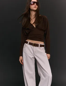 T-Shirt À Manches Longues Froncé S Marron - Bershka - FashionsVida